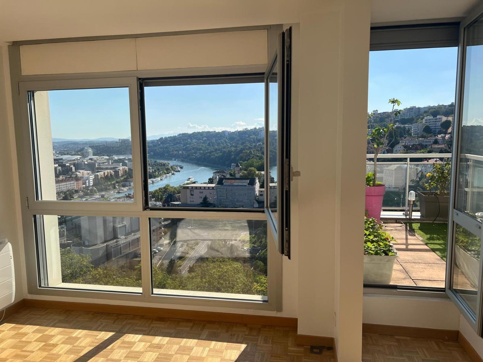 Chambre Dans Les Hauteurs De Lyon Proche Fourviere Chez L Hote Esterno foto