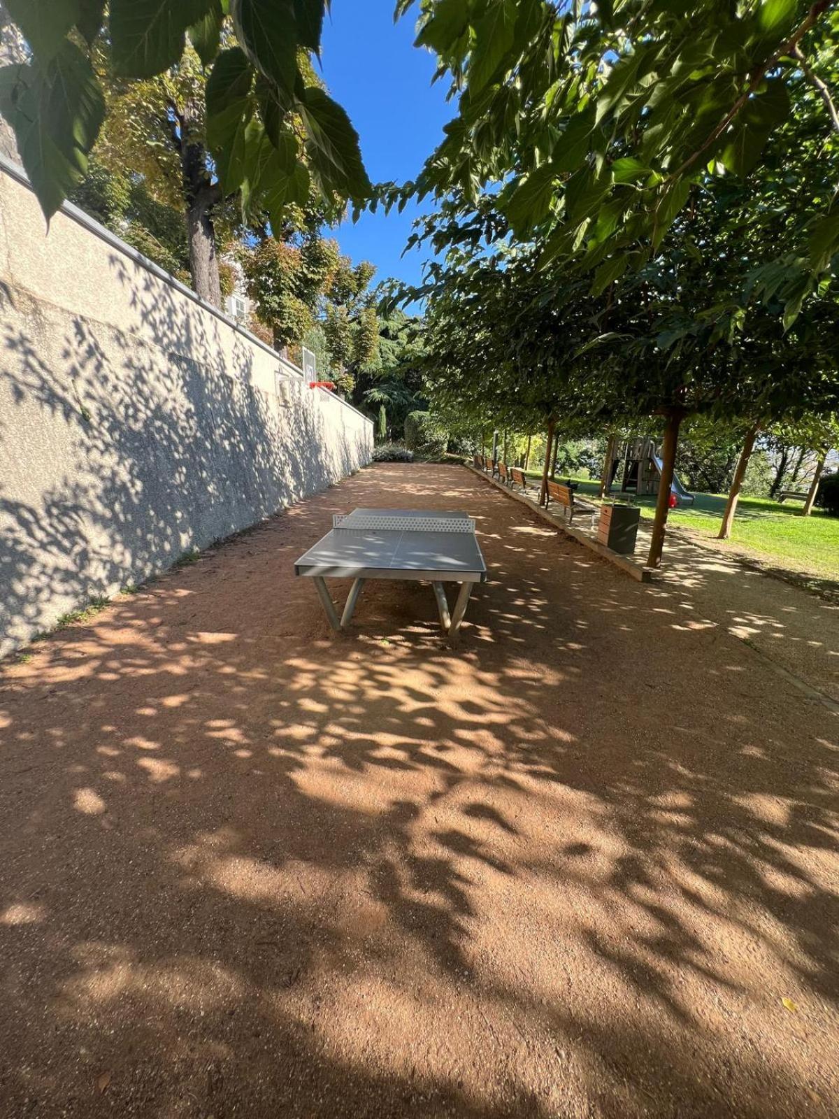 Chambre Dans Les Hauteurs De Lyon Proche Fourviere Chez L Hote Esterno foto